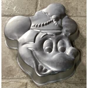 Wilton Disney Mickey Mouse Band Character Aluminum Birthday Cake Pan 515-302